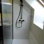 2 Lits D'une Personne *